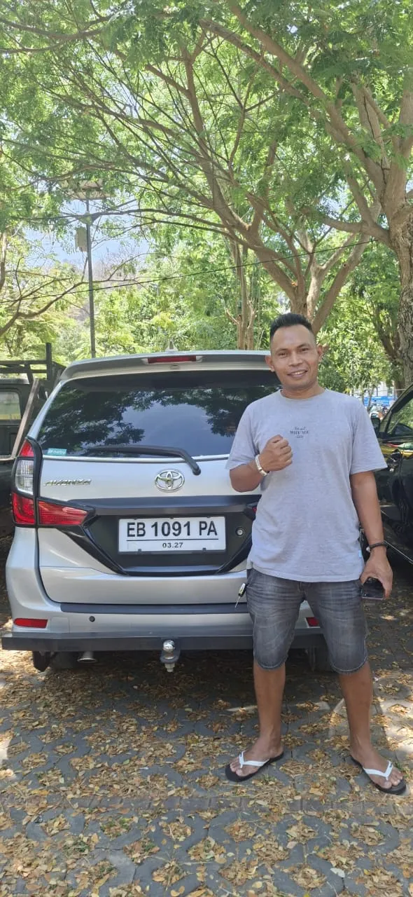 Rinus Komodo Taxi